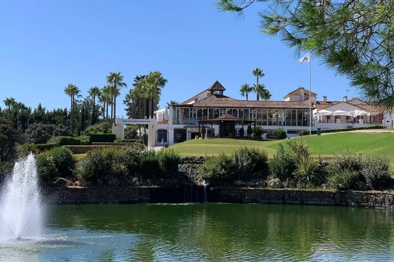 Golfclub met clubhuis in Marbella