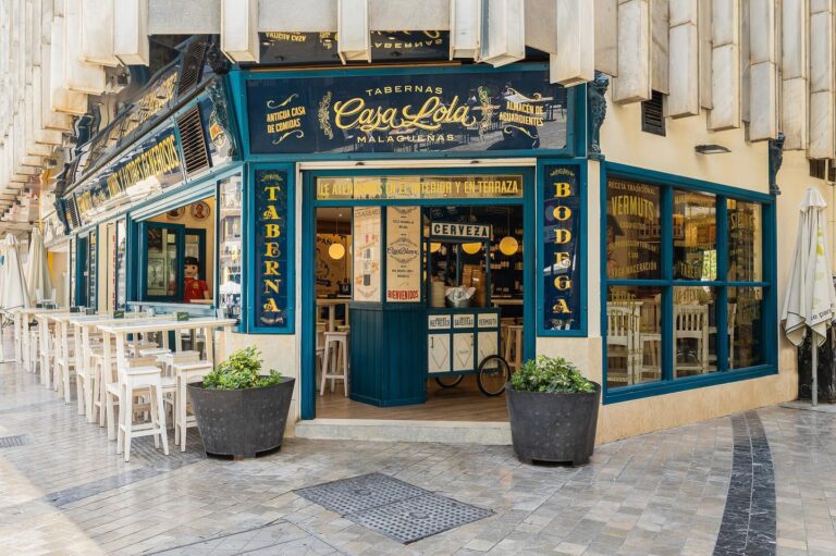 Entree Casa Lola Malaga tapas restaurant