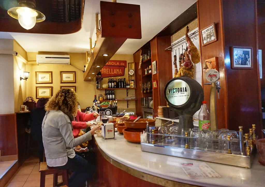 Authentic old tapas bar restaurant in Malaga